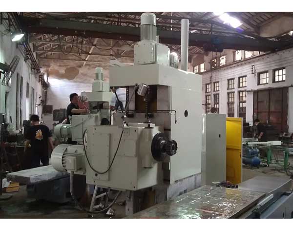 單柱臥銑組合機(jī)床